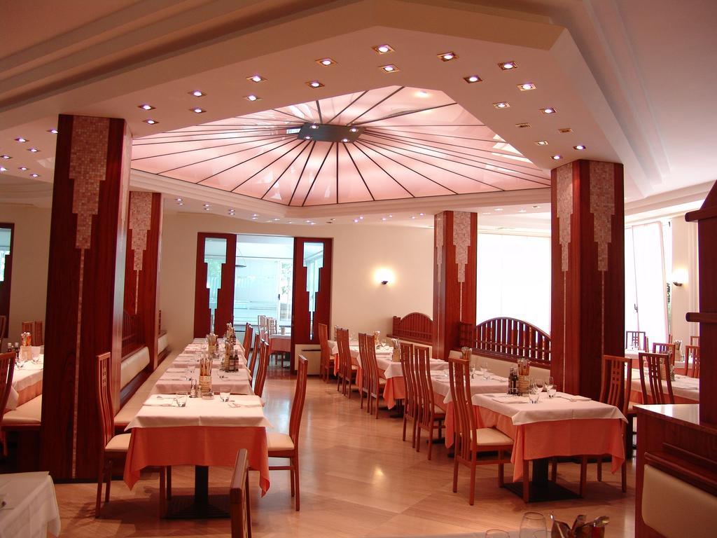 Hotel Excelsior Cervia Ngoại thất bức ảnh