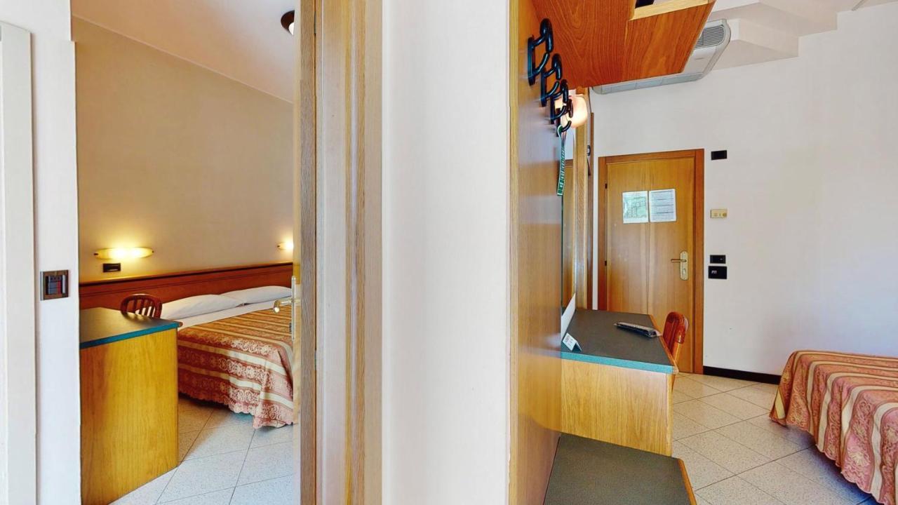 Hotel Excelsior Cervia Ngoại thất bức ảnh