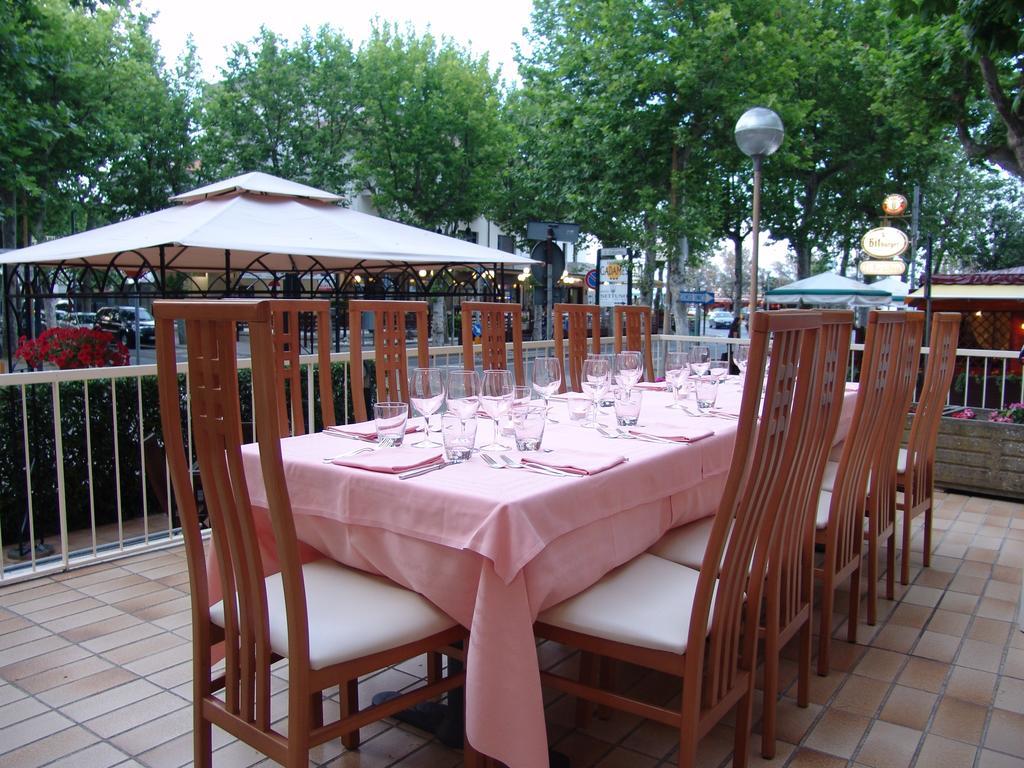 Hotel Excelsior Cervia Ngoại thất bức ảnh