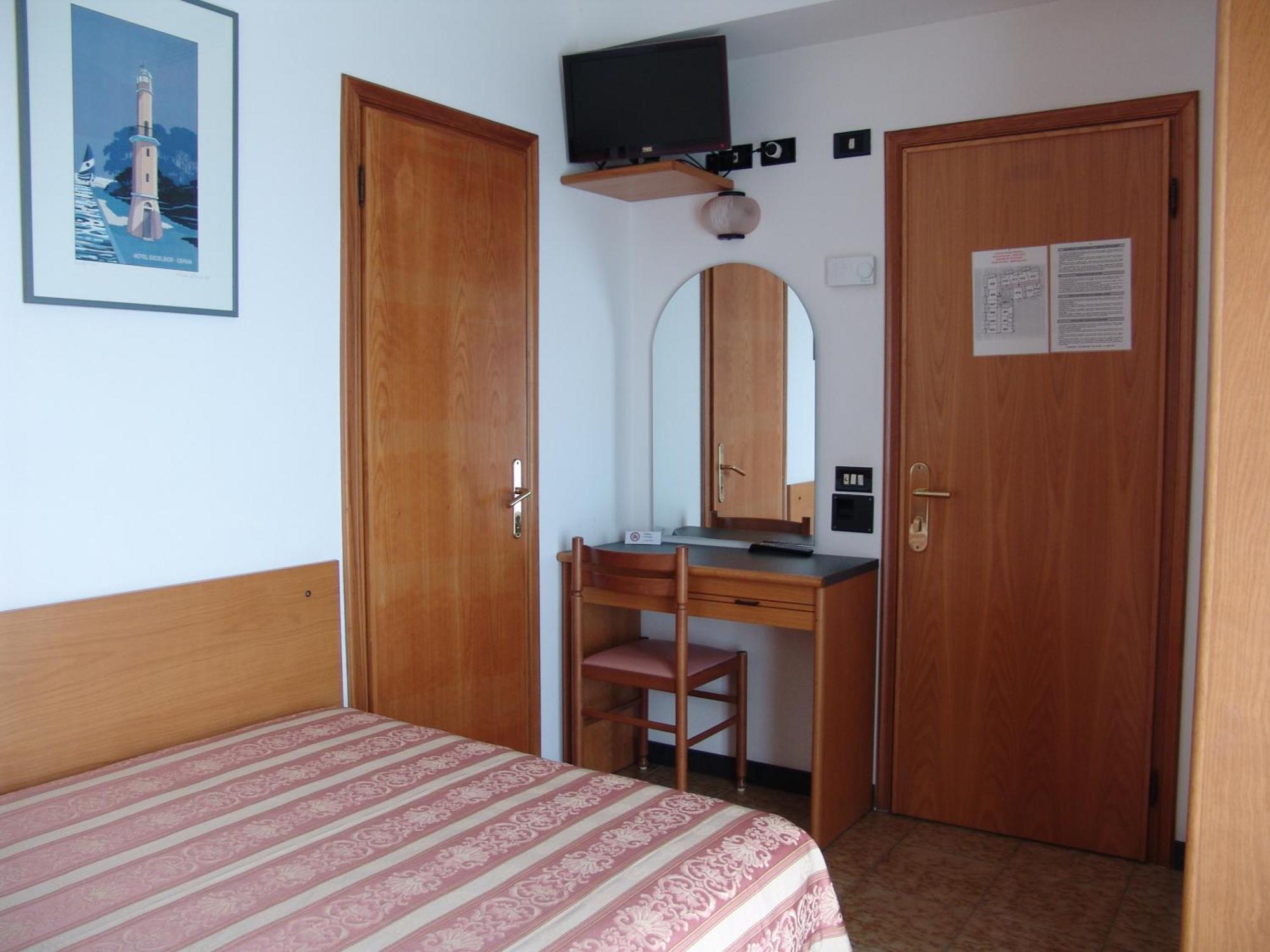 Hotel Excelsior Cervia Phòng bức ảnh