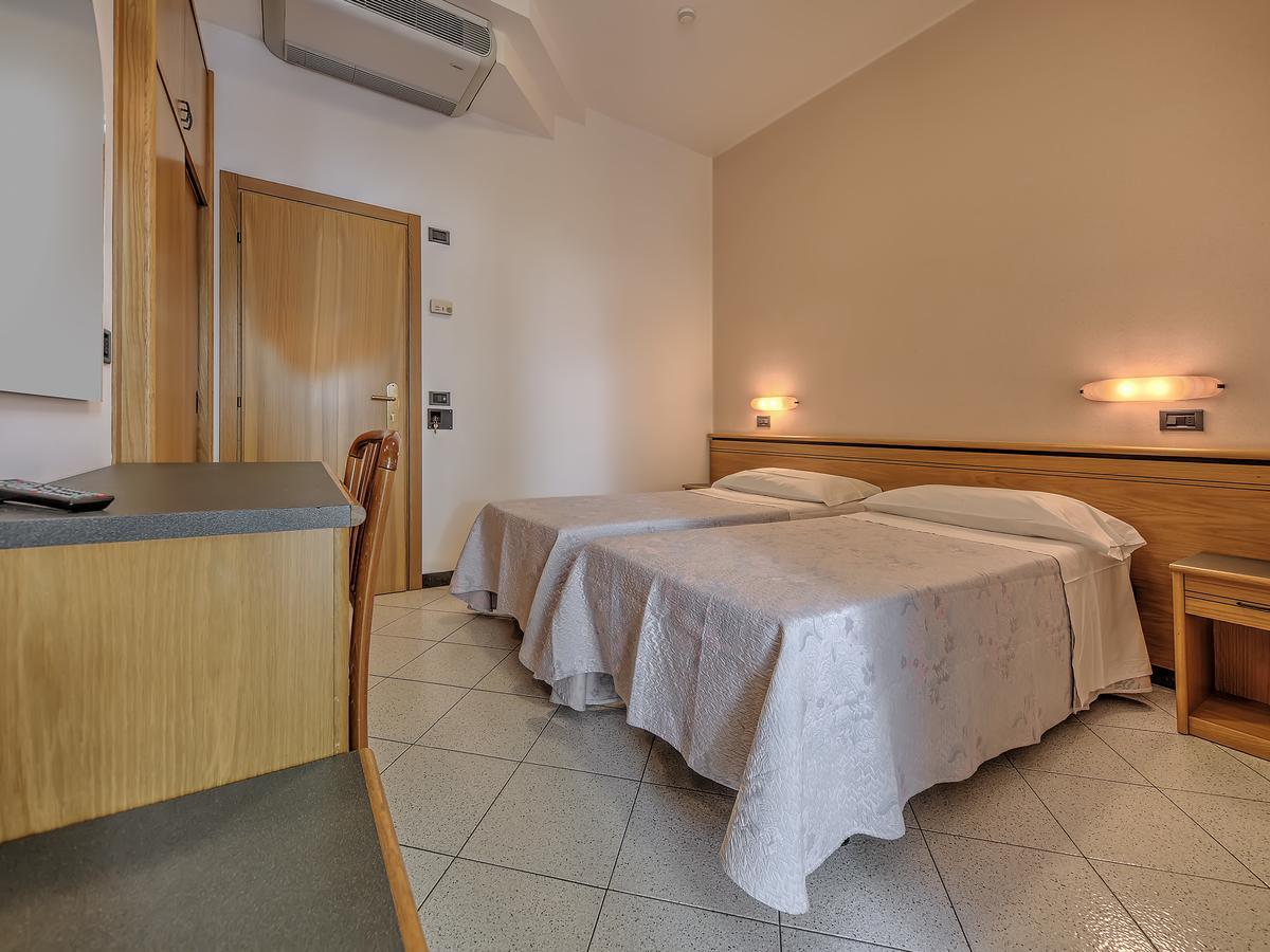 Hotel Excelsior Cervia Ngoại thất bức ảnh